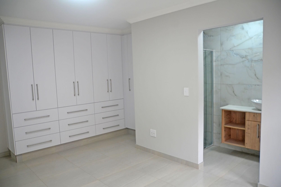 4 Bedroom Property for Sale in Monte Christo Western Cape